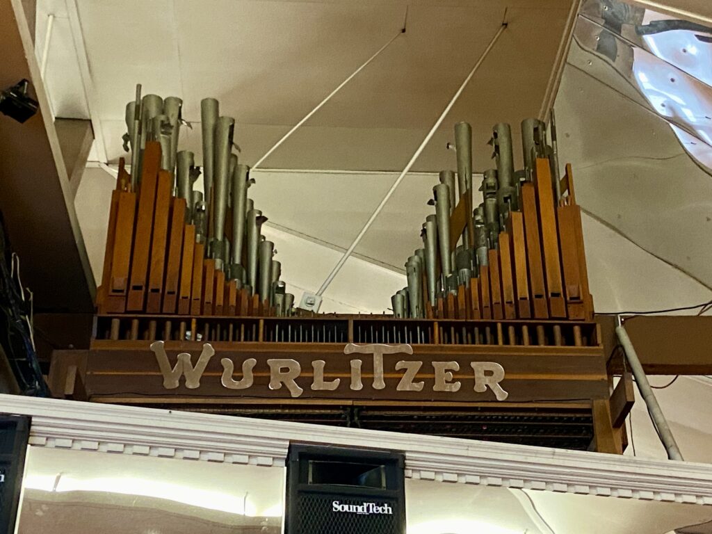 Wurlitzer at Oaks park rink