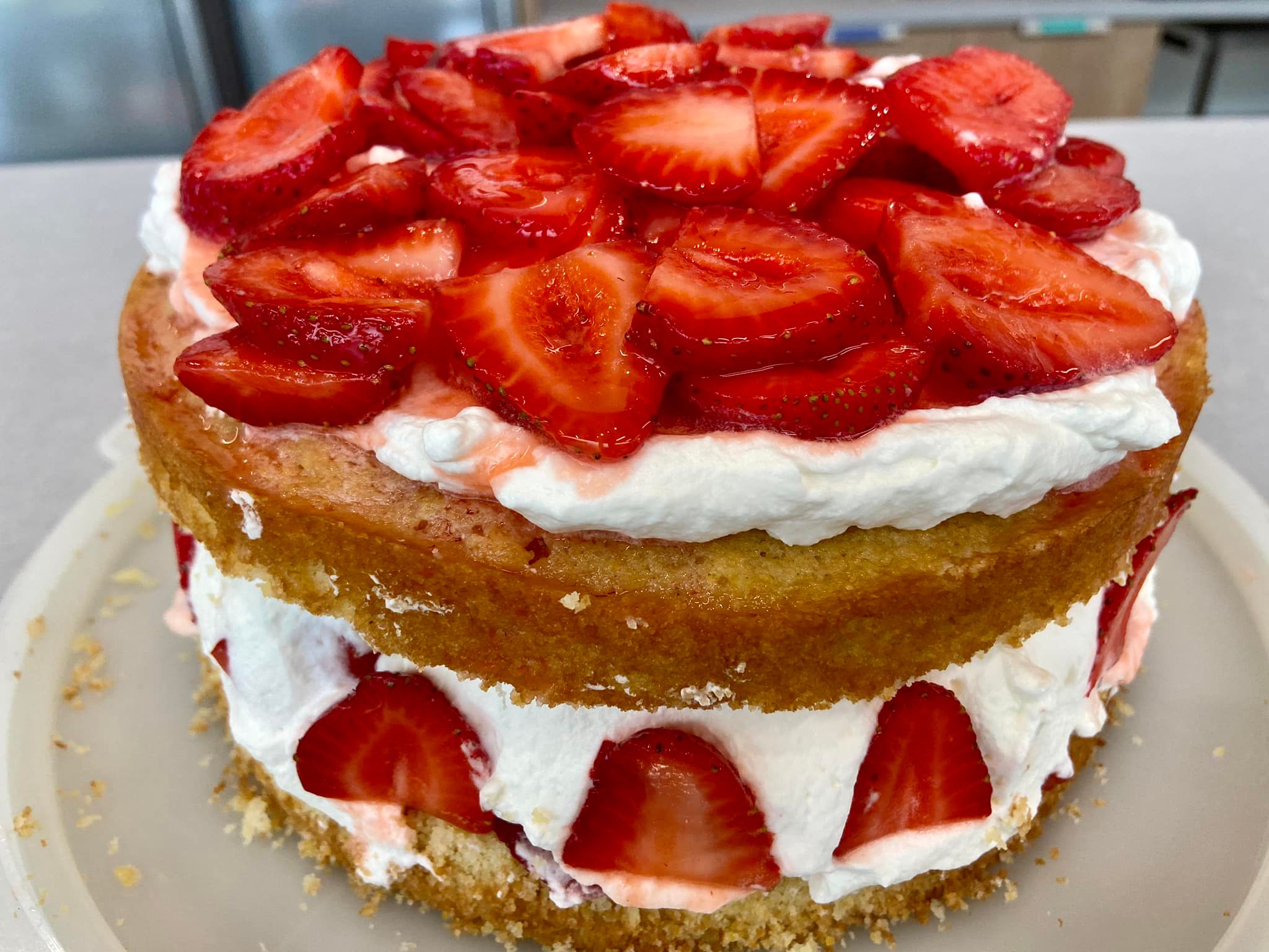 Making Claire Saffitz’s “Ultimate Strawberry Layer Cake” Rikomatic